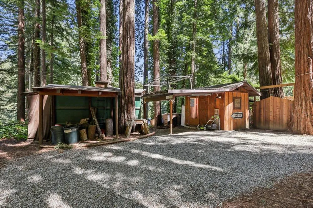 421 Hillside Dr. Boulder Creek, CA 95006