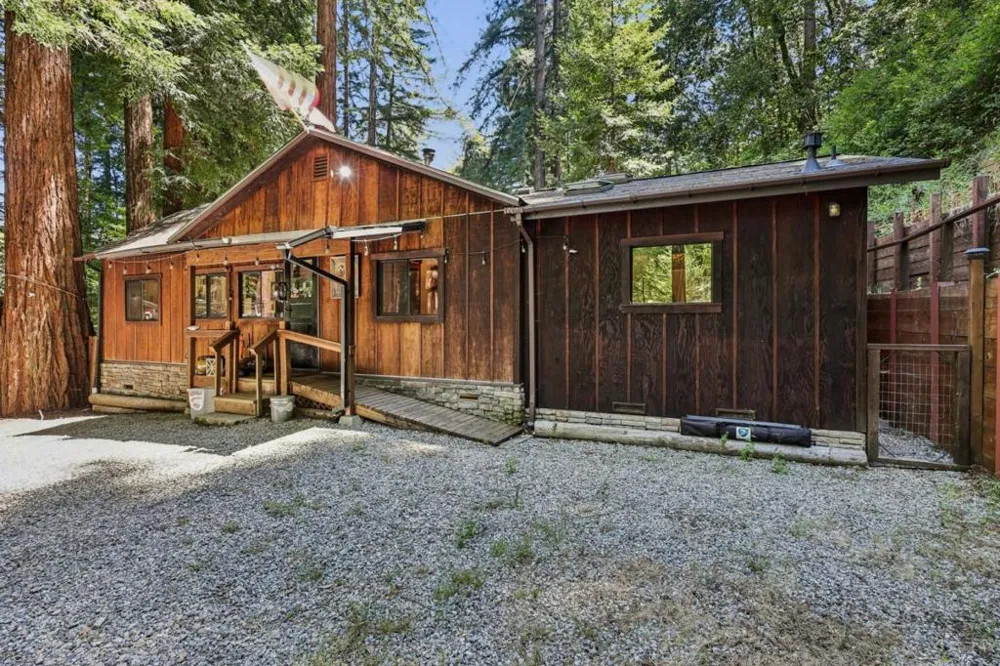 421 Hillside Dr. Boulder Creek, CA 95006