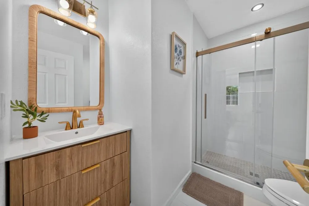 1892 Macduee Way San Jose, CA 95121