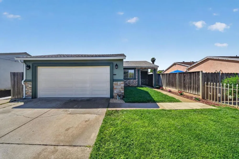 1892 Macduee Way San Jose, CA 95121