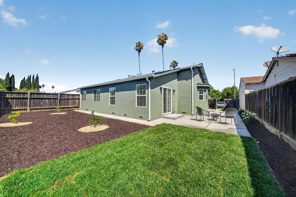 1892 Macduee Way San Jose, CA 95121