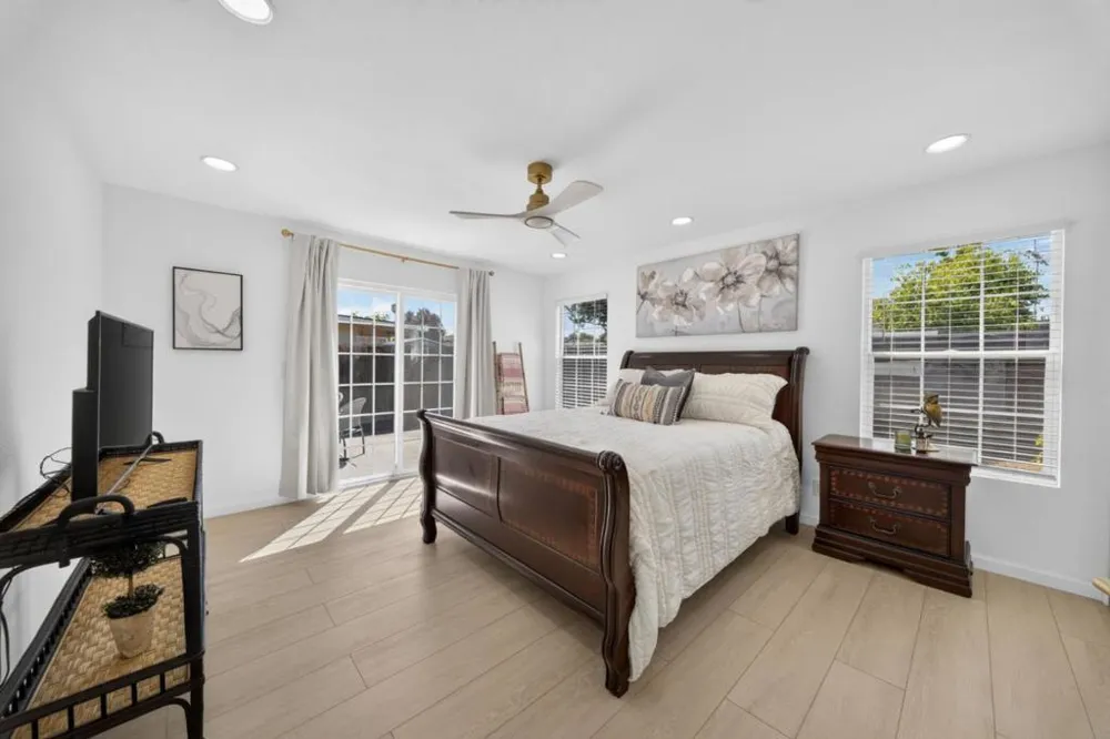 1892 Macduee Way San Jose, CA 95121