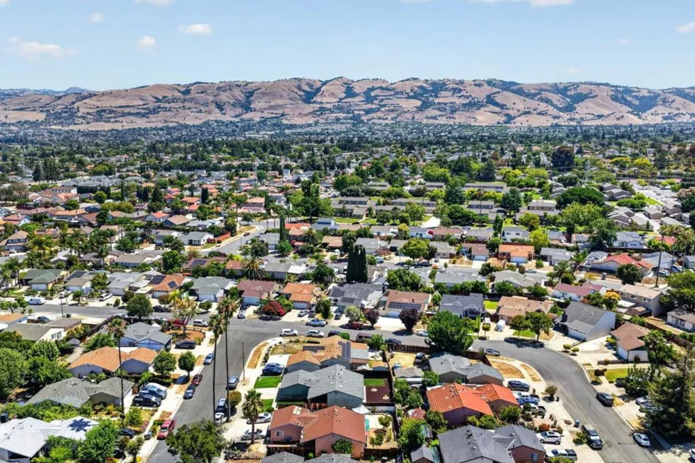 1892 Macduee Way San Jose, CA 95121