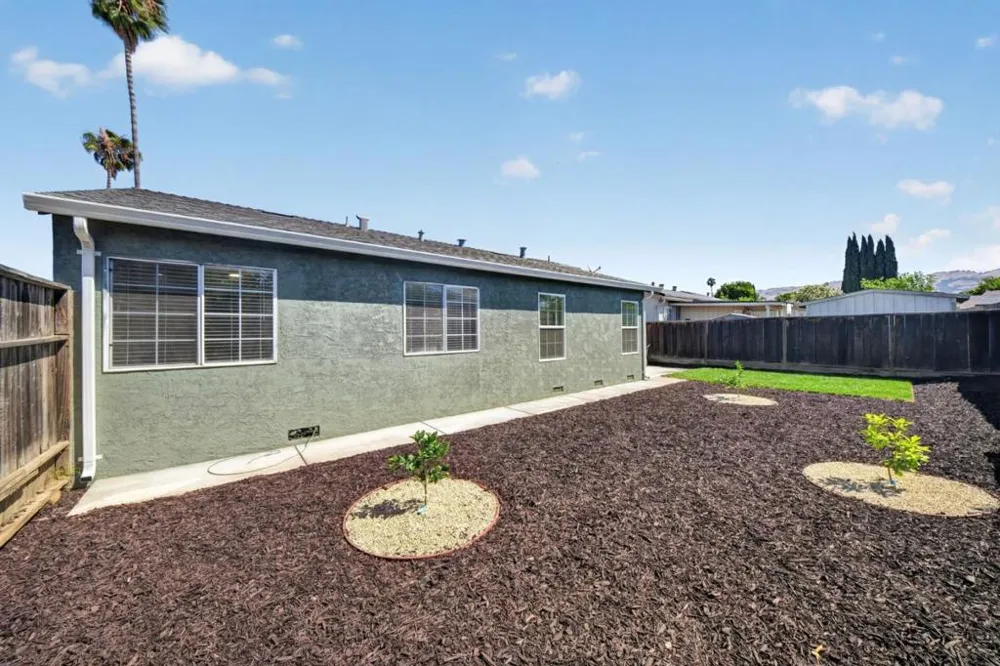1892 Macduee Way San Jose, CA 95121