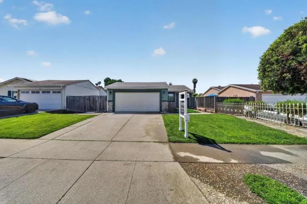 1892 Macduee Way San Jose, CA 95121