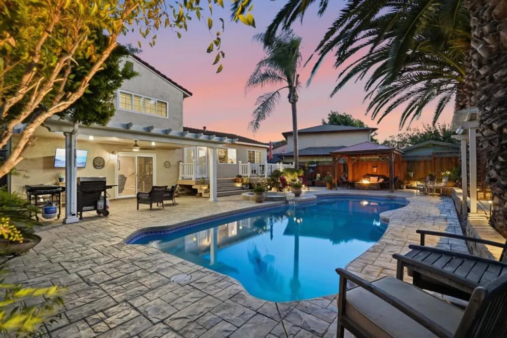 495 London Drive Gilroy, CA 95020