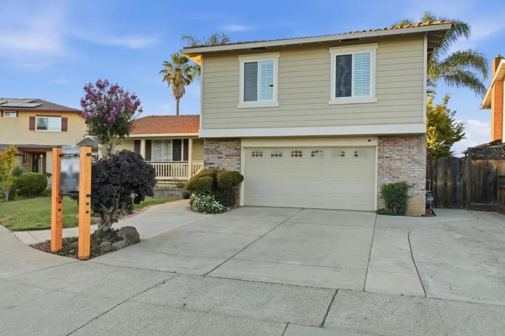 495 London Drive Gilroy, CA 95020