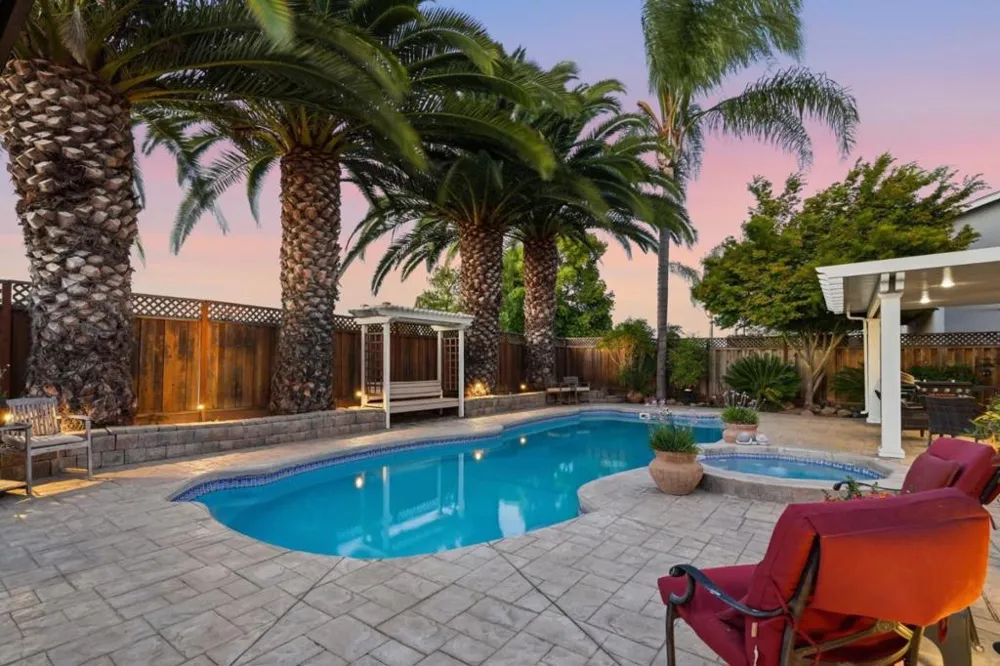 495 London Drive Gilroy, CA 95020