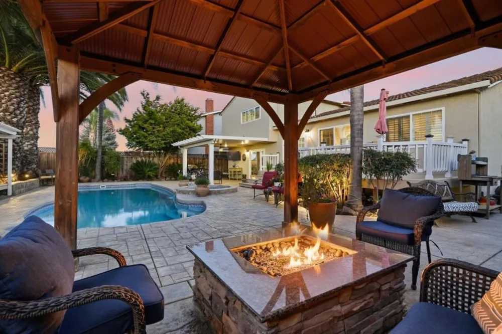 495 London Drive Gilroy, CA 95020
