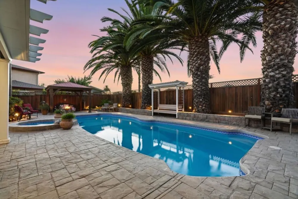 495 London Drive Gilroy, CA 95020