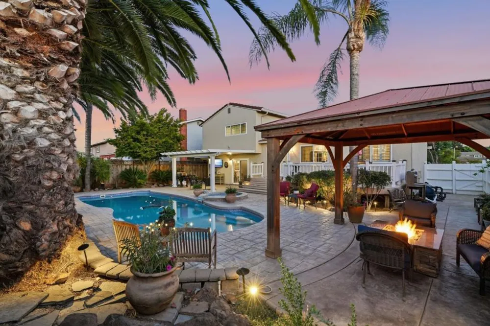 495 London Drive Gilroy, CA 95020
