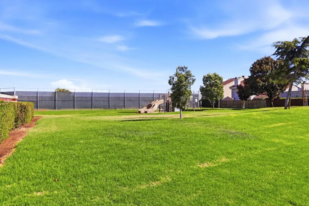26 Lido Circle Redwood City, CA 94065