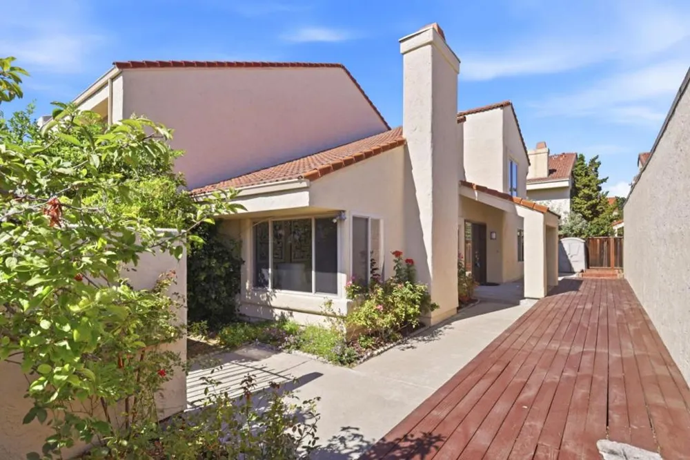 26 Lido Circle Redwood City, CA 94065