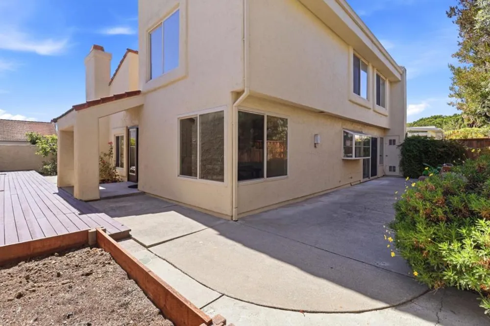 26 Lido Circle Redwood City, CA 94065