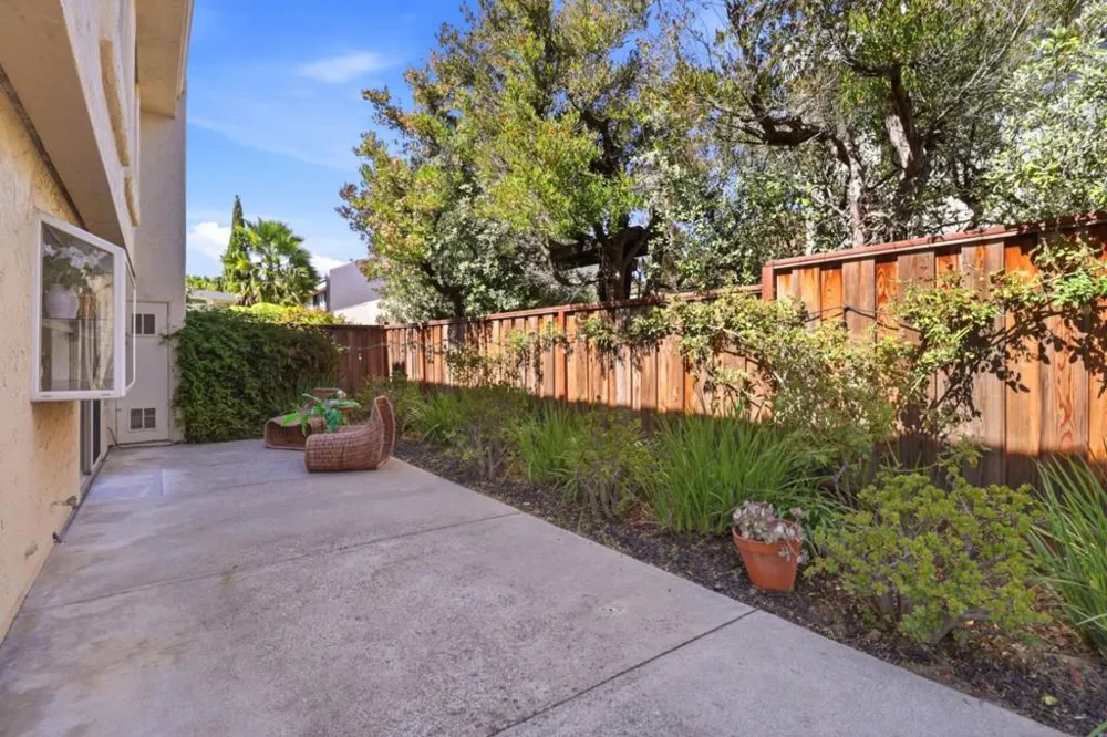 26 Lido Circle Redwood City, CA 94065