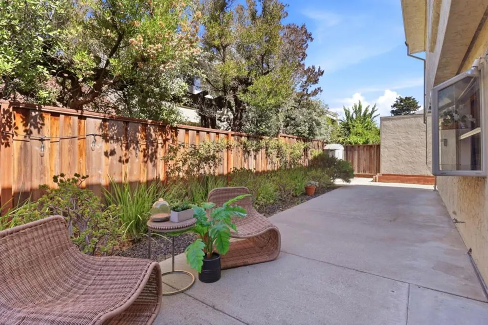 26 Lido Circle Redwood City, CA 94065