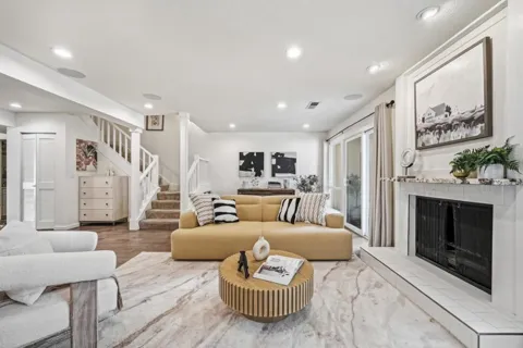 19124 Vineyard Lane