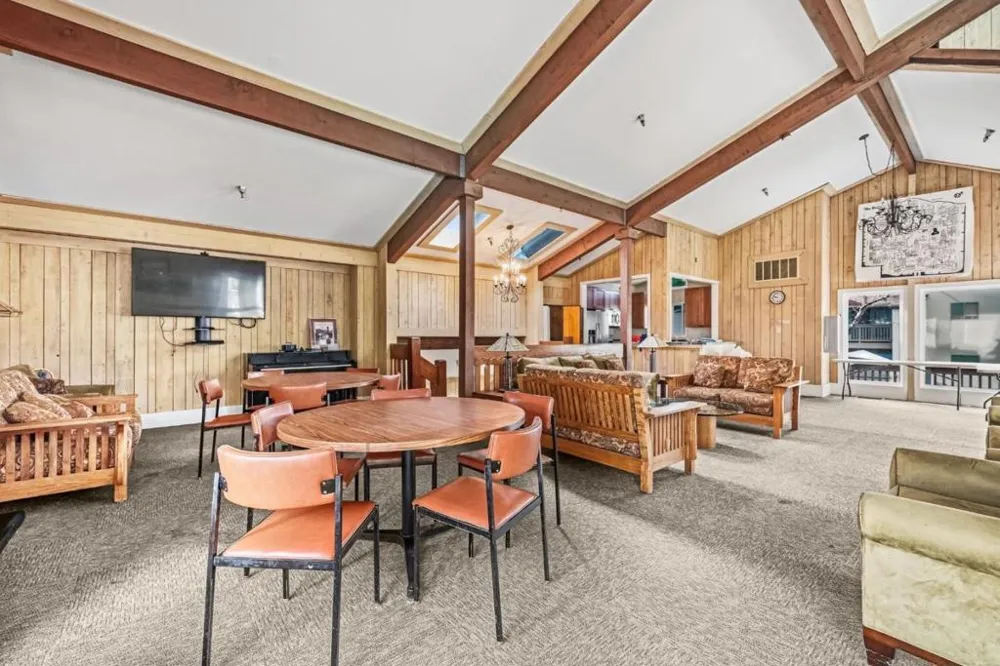 19124 Vineyard Lane Saratoga, CA 95070