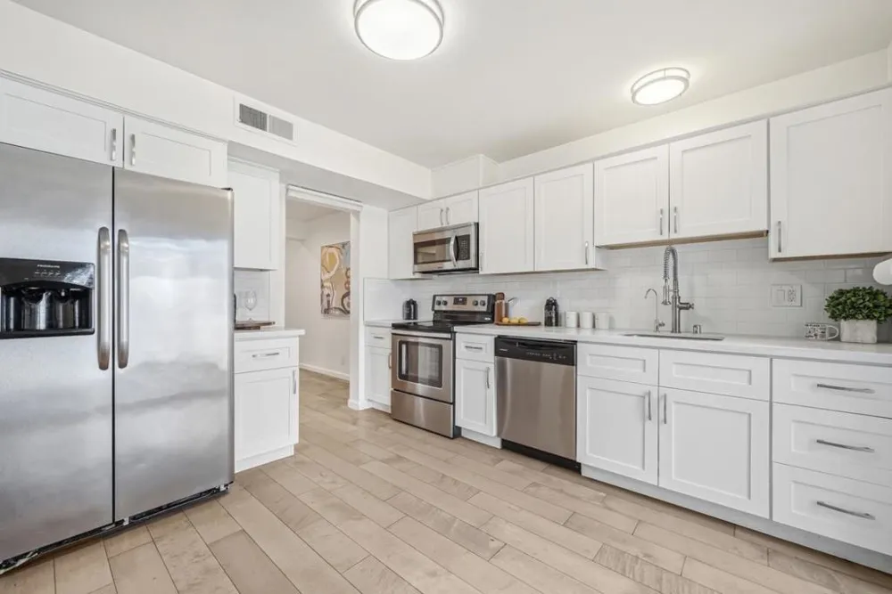 19124 Vineyard Lane Saratoga, CA 95070