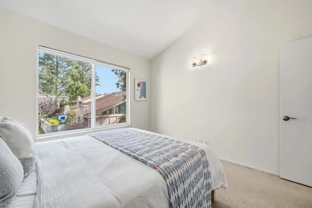19124 Vineyard Lane Saratoga, CA 95070
