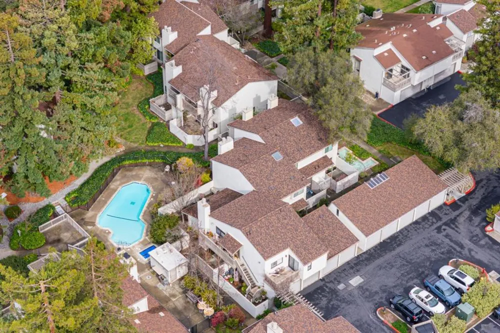 19124 Vineyard Lane Saratoga, CA 95070