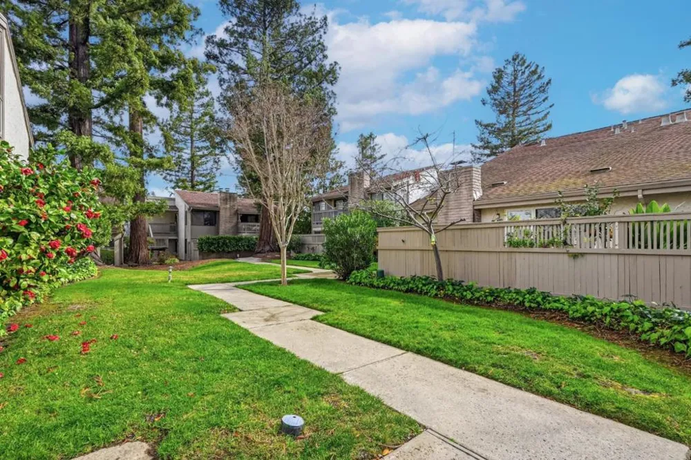 19124 Vineyard Lane Saratoga, CA 95070
