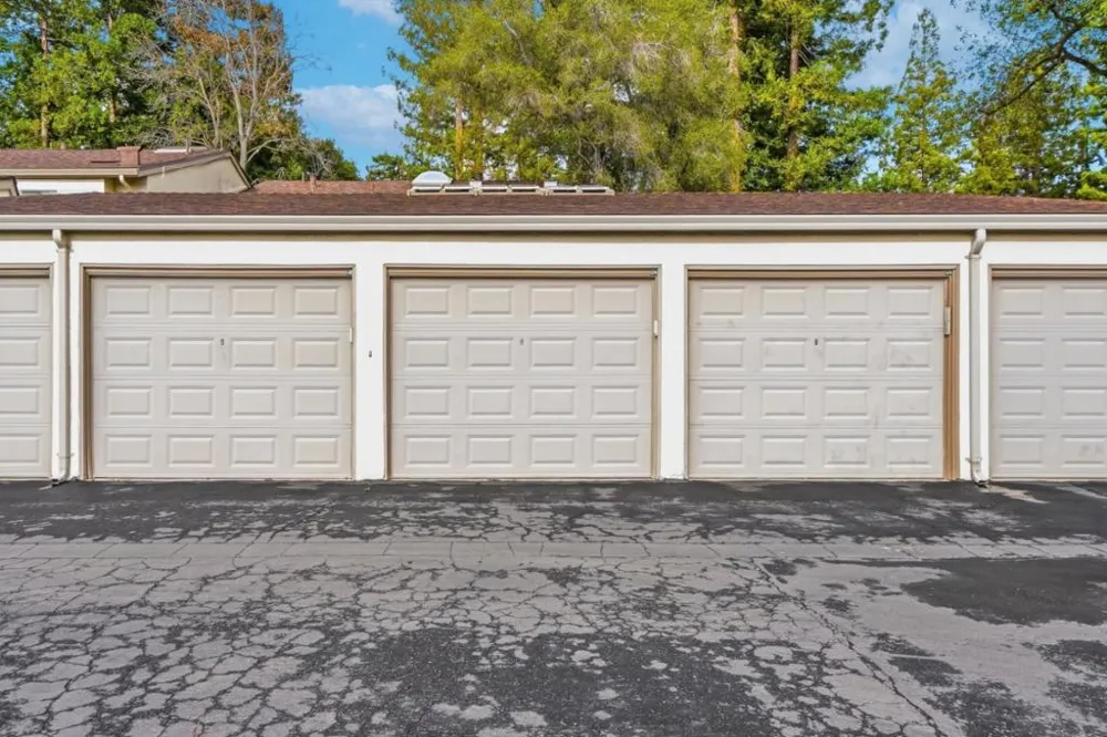 19124 Vineyard Lane Saratoga, CA 95070
