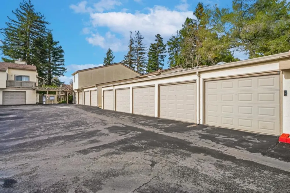 19124 Vineyard Lane Saratoga, CA 95070