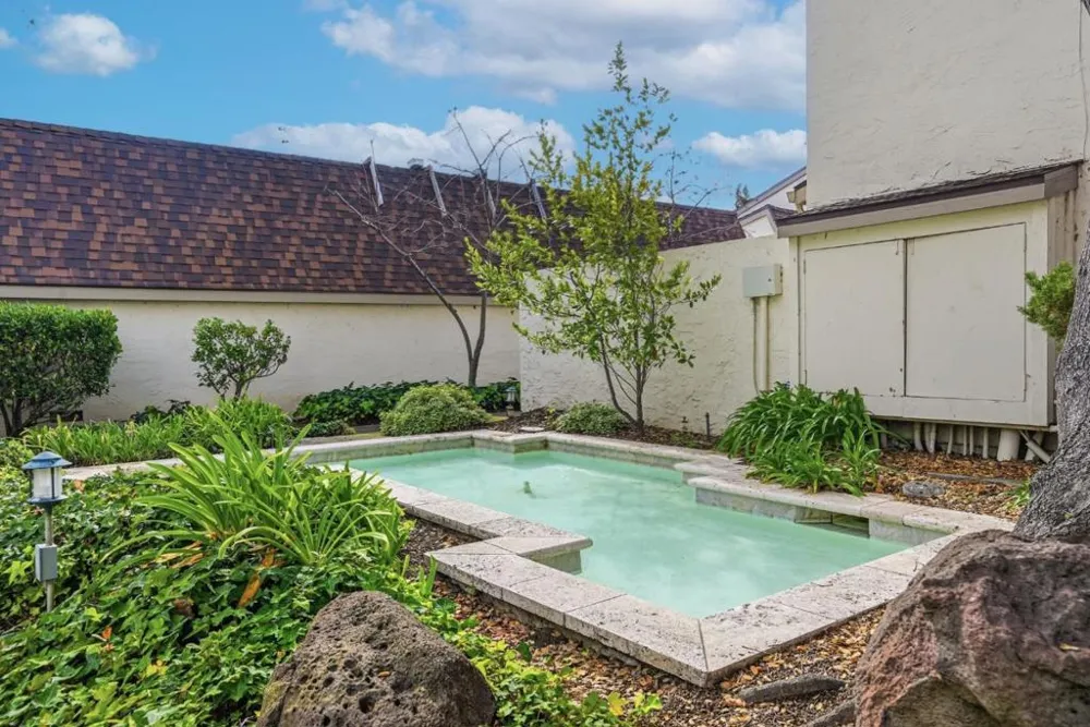 19124 Vineyard Lane Saratoga, CA 95070