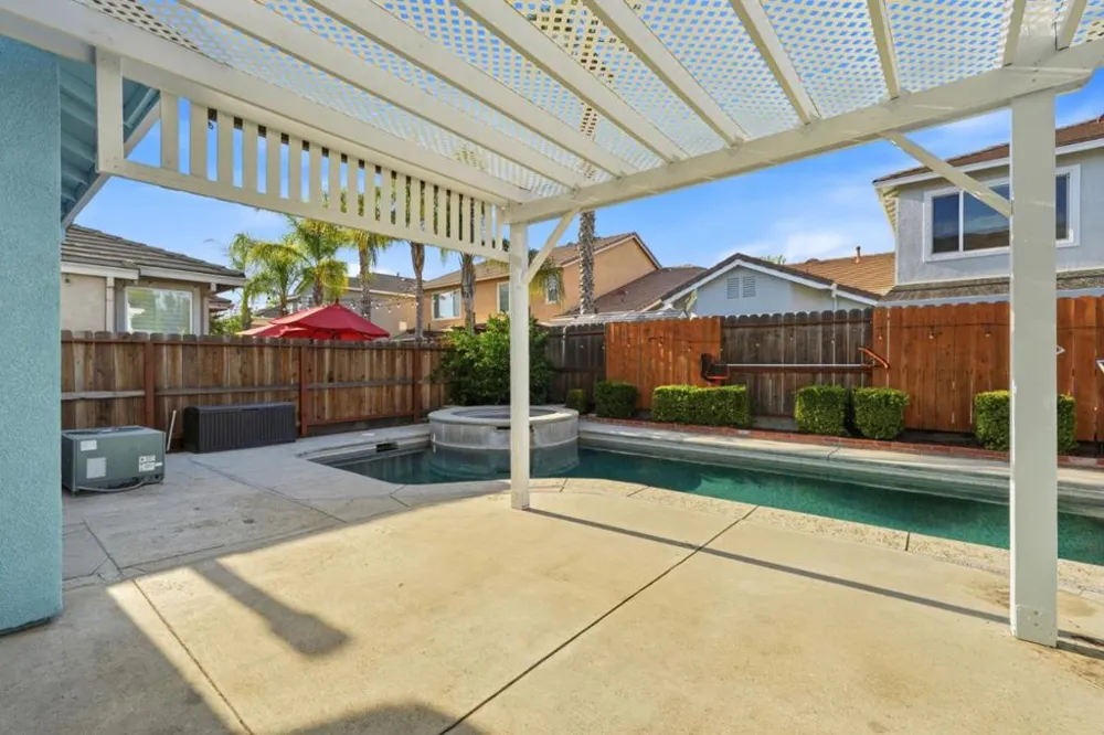 1951 Trail Way Turlock, CA 95382