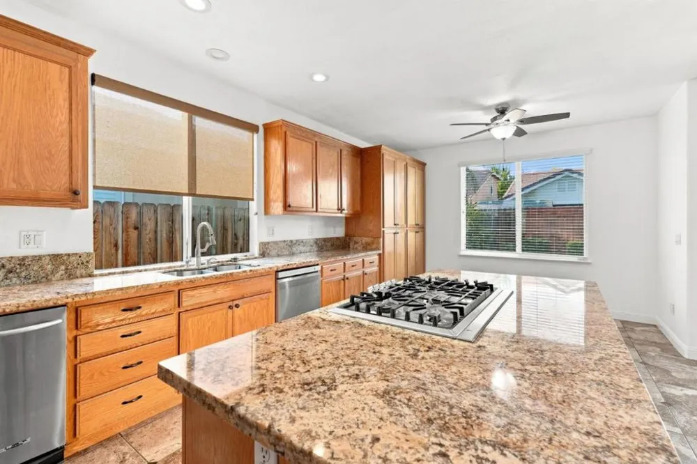 1951 Trail Way Turlock, CA 95382