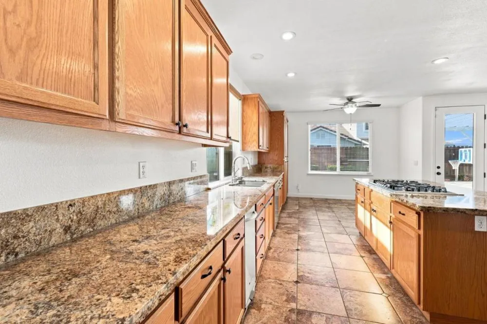 1951 Trail Way Turlock, CA 95382