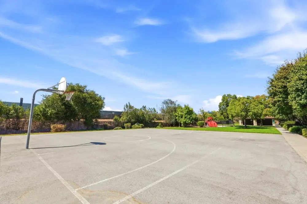 801 Nash Road #A9 Hollister, CA 95023