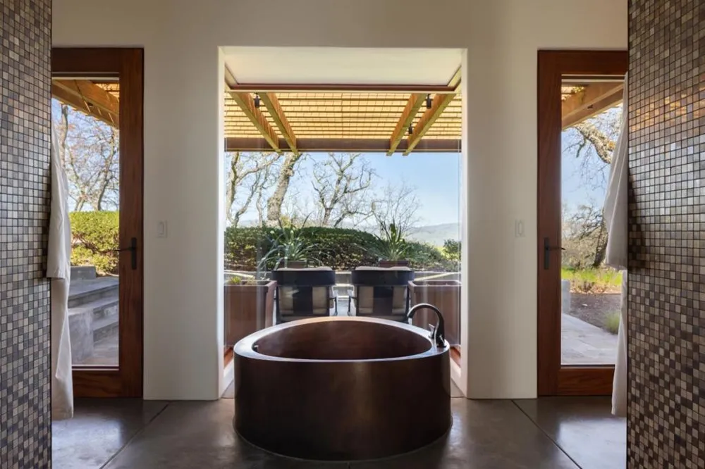 18 Touche Carmel, CA 93923