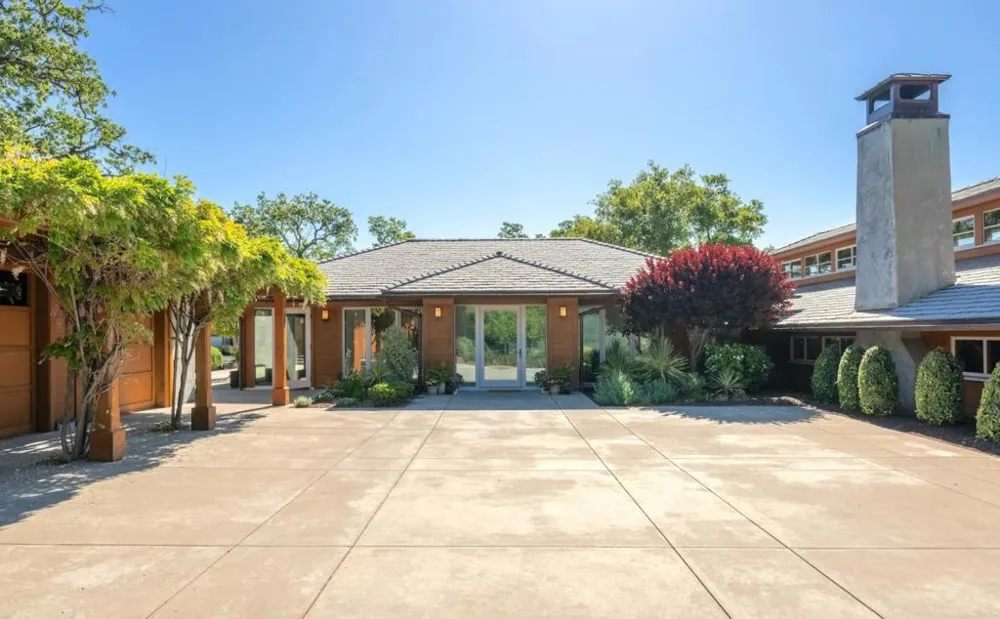 18 Touche Carmel, CA 93923