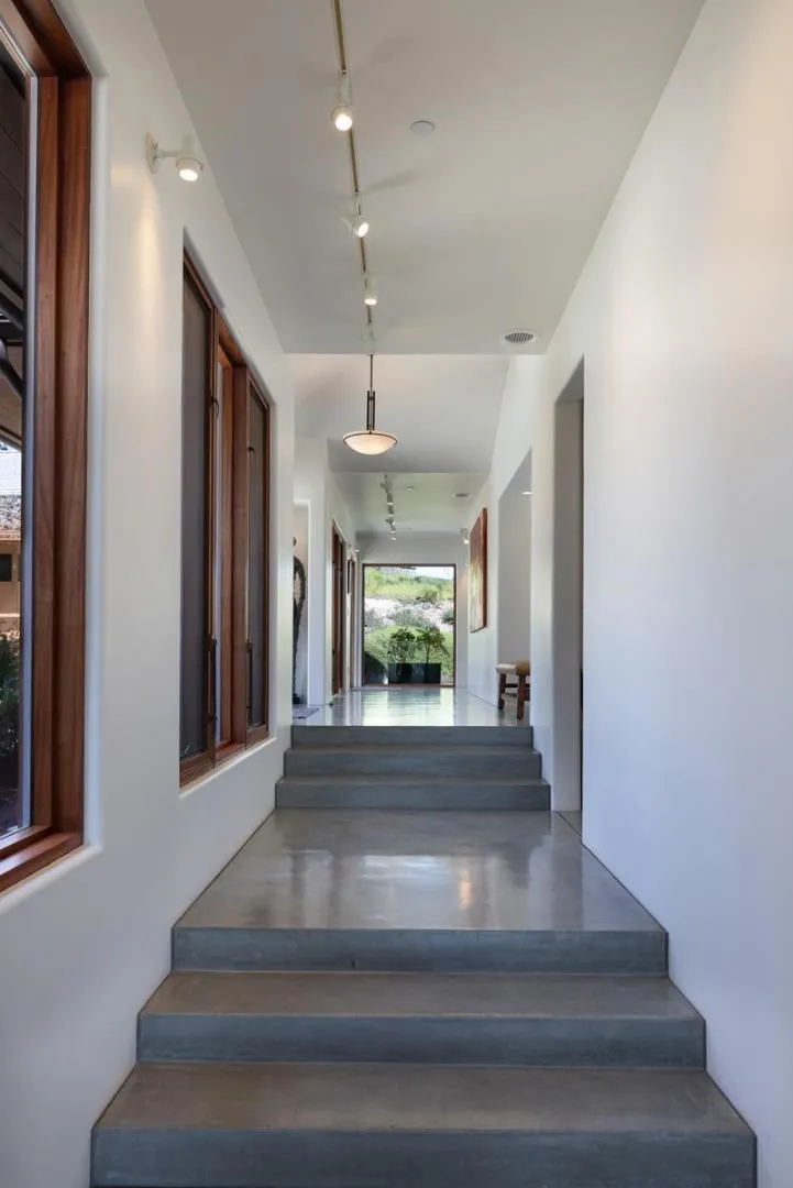 18 Touche Carmel, CA 93923