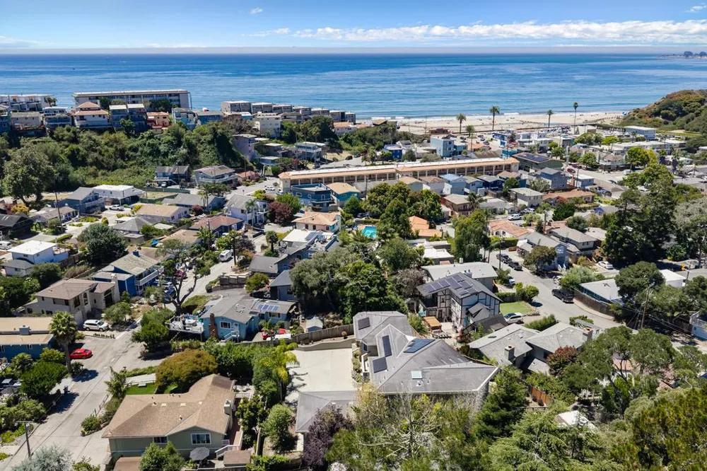 213 Sand Street Aptos, CA 95003
