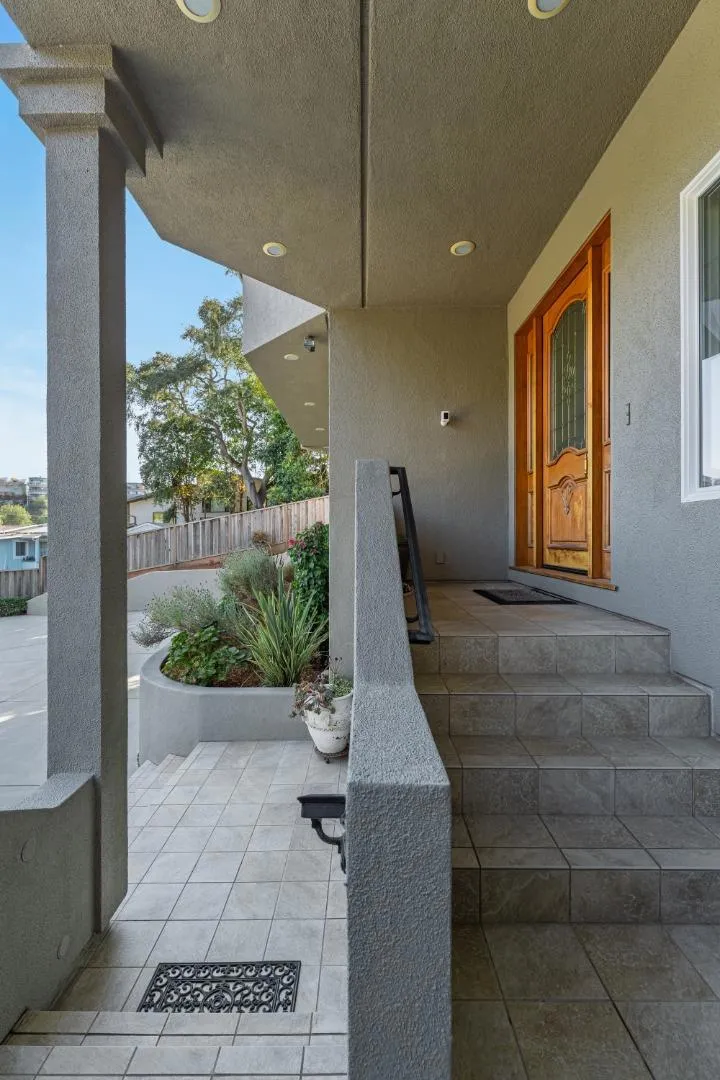 213 Sand Street Aptos, CA 95003