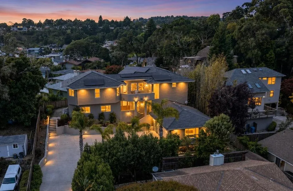 213 Sand Street Aptos, CA 95003