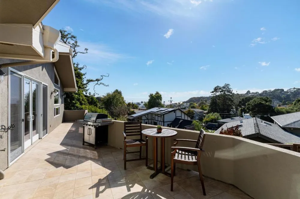 213 Sand Street Aptos, CA 95003