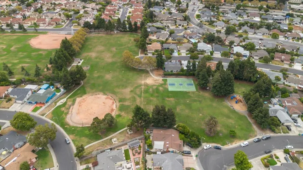 2424 Douglas Street Union City, CA 94587