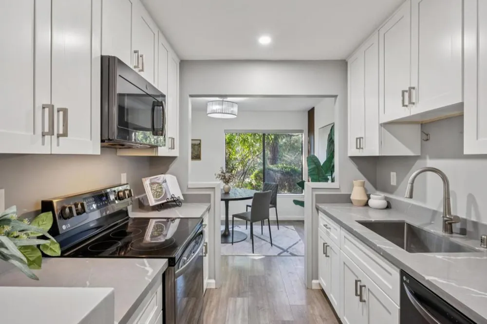 3350 La Mesa Drive #4 San Carlos, CA 94070