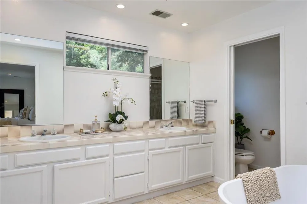 203 Sylvan Way Redwood City, CA 94062