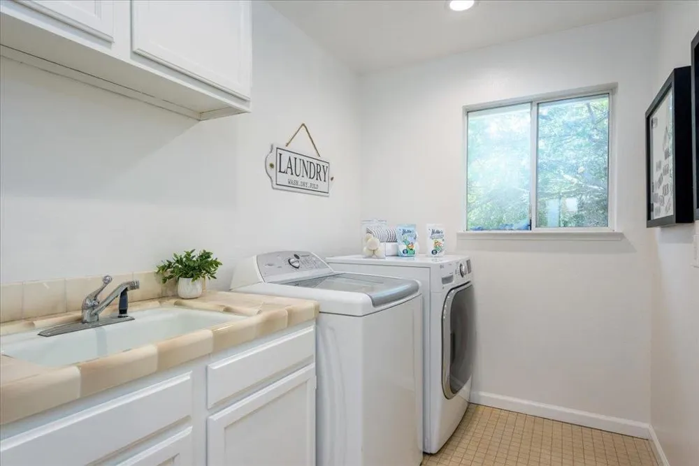 203 Sylvan Way Redwood City, CA 94062
