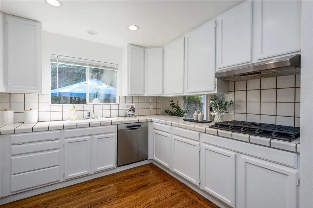 203 Sylvan Way Redwood City, CA 94062