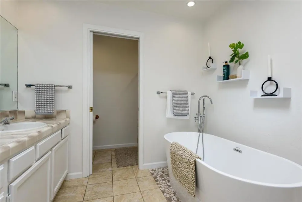 203 Sylvan Way Redwood City, CA 94062
