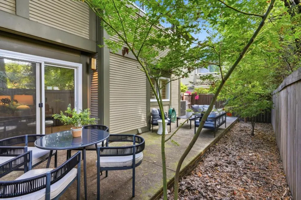 1341 Alma Street Palo Alto, CA 94301