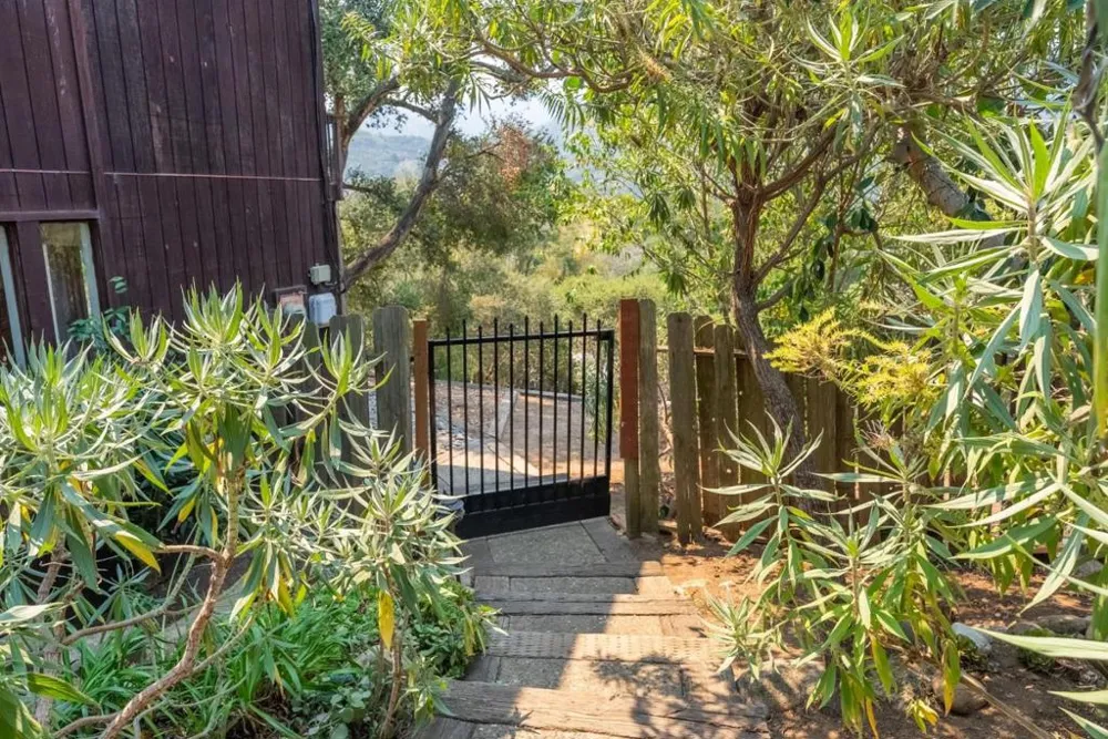 37 Poppy Road Carmel Valley, CA 93924