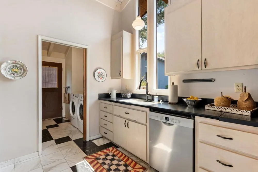 37 Poppy Road Carmel Valley, CA 93924