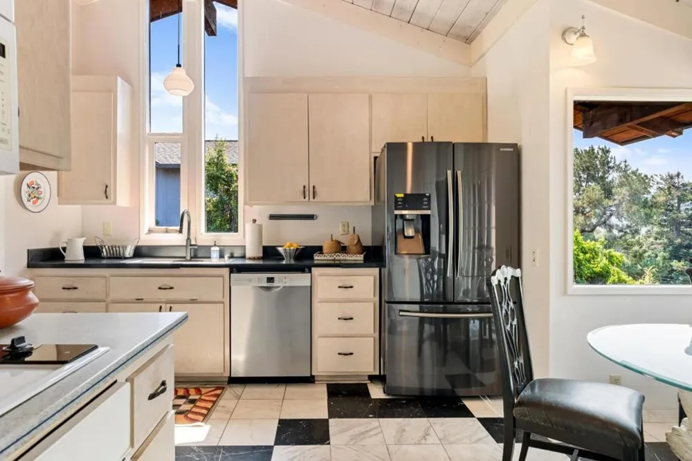 37 Poppy Road Carmel Valley, CA 93924